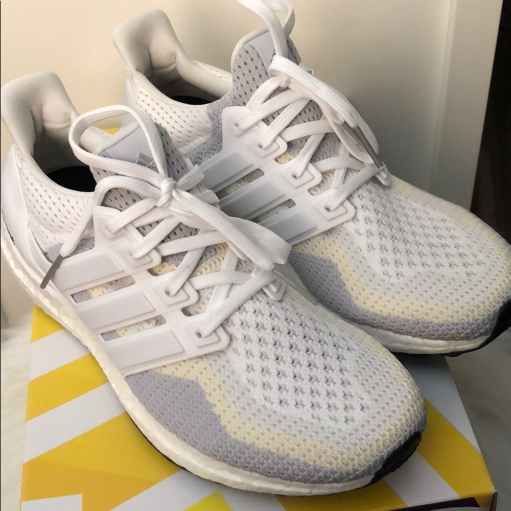 ADIDAS ULTRA BOOST